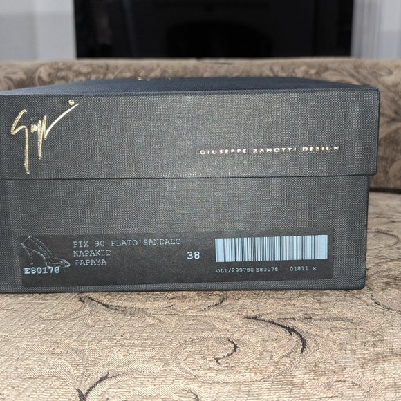 LIKE NEW with Box Giuseppe Zanotti Orange Leather Open Toe Heels size 38 - Picture 7 of 7